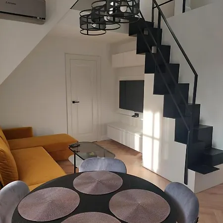 Apartment S.i. House *